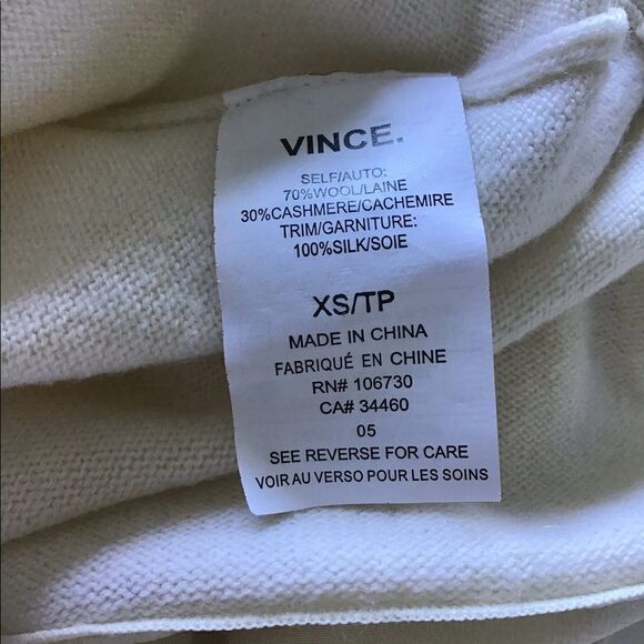 VINCE Sweater Neutral Pullover Knit V-Neck Silk Trim Hem Sweater Size XS - Picture 8 of 10